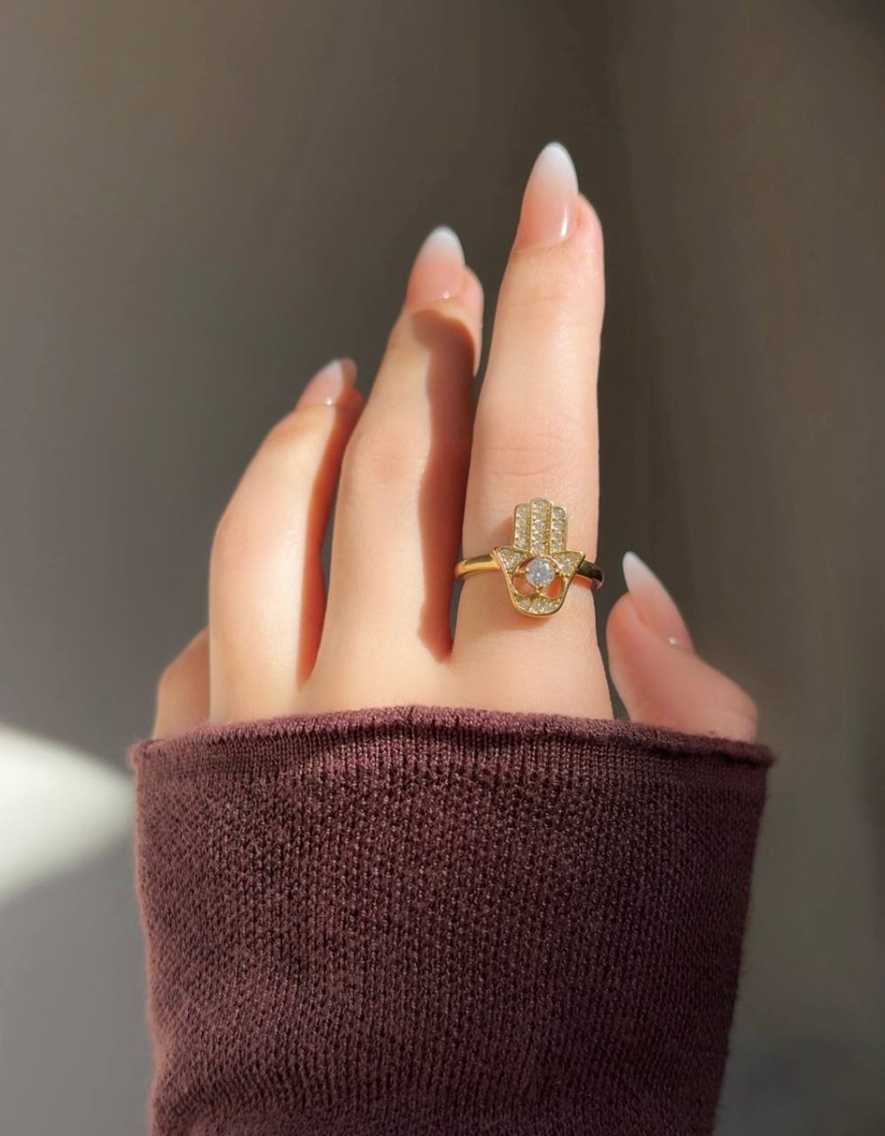 Hand Diamond Ring