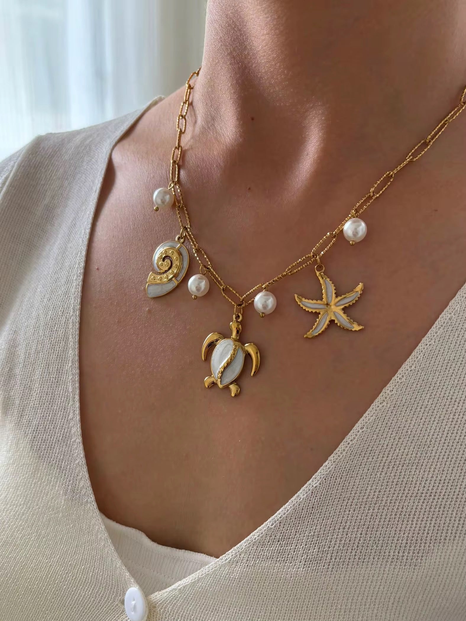 Turtle Imitation Pearl Pendant Necklace