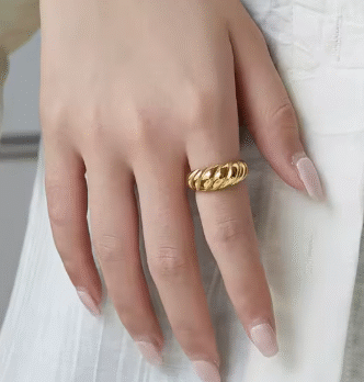 Gold Croissant Ring