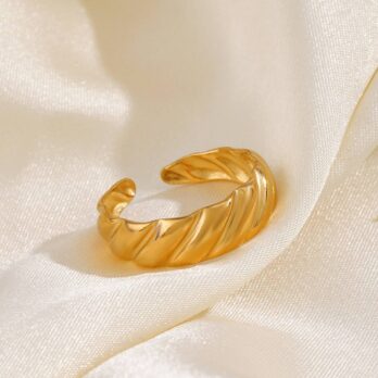 Gold Croissant Ring