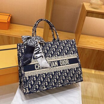 CHRISTIAN DIOR Bag