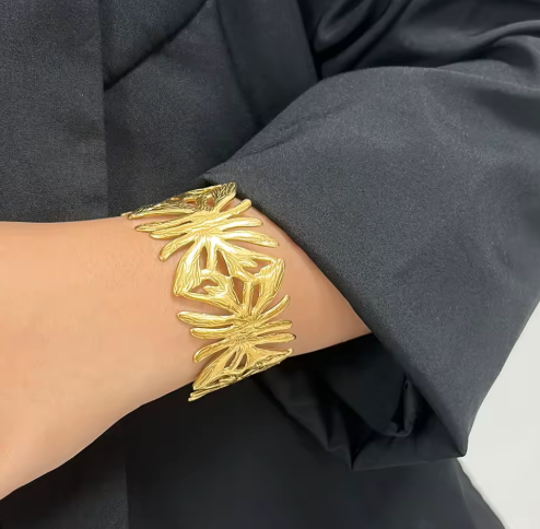 C Shaped Exaggerated Bracelet - Image 2