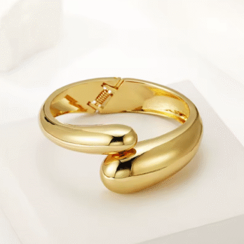 Water Drop Shaped Spring Bracelet