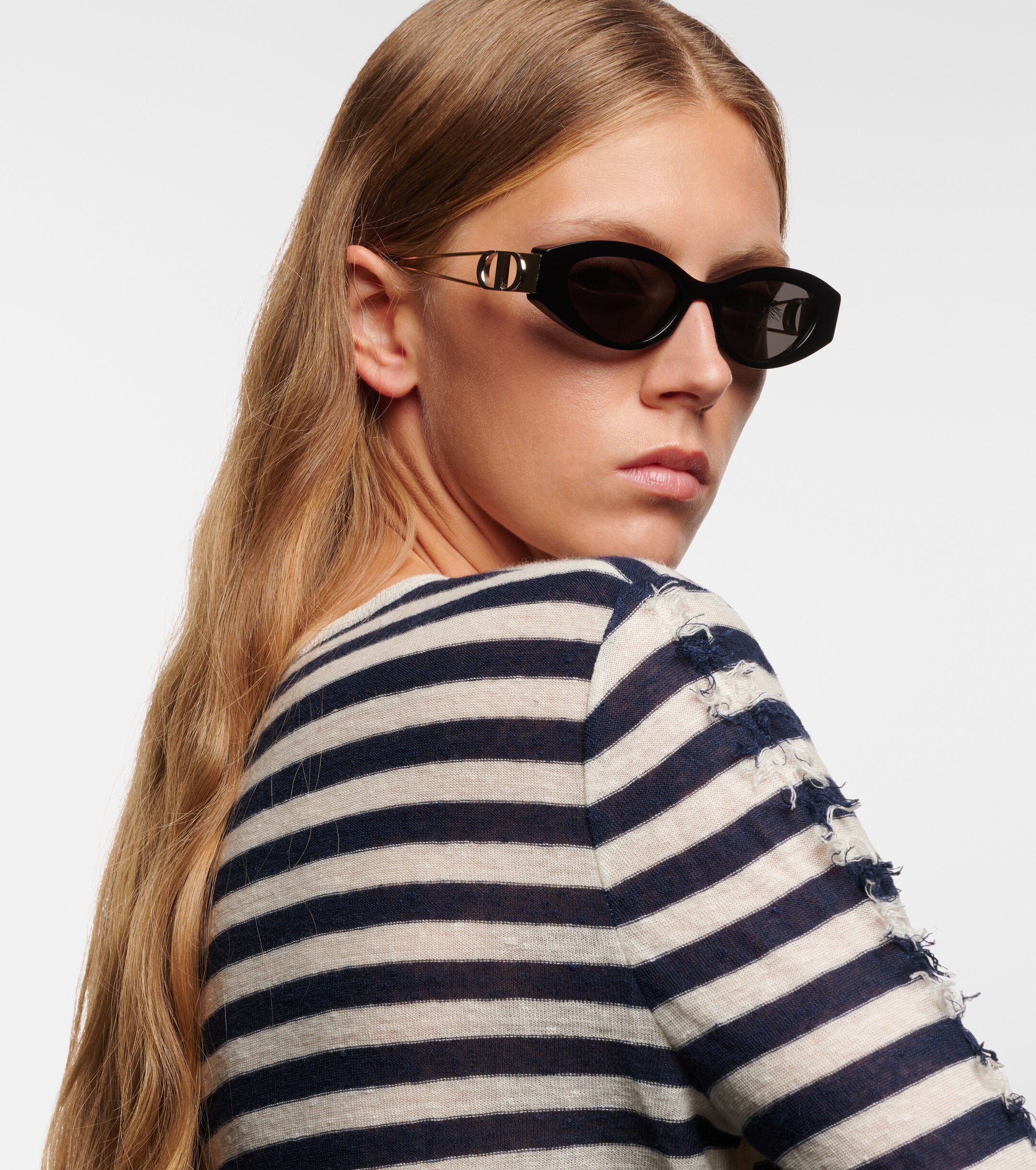 Christian Dior Eyewear 30 Montaigne Cat-eye Sunglasses - Image 2